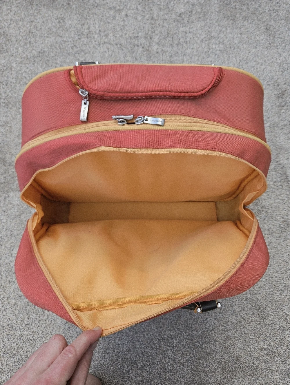 BAGGALLINI TRAVEL BAG LUGGAGE ROLLING CARRY ON Suitcase Weekender Orange Rust